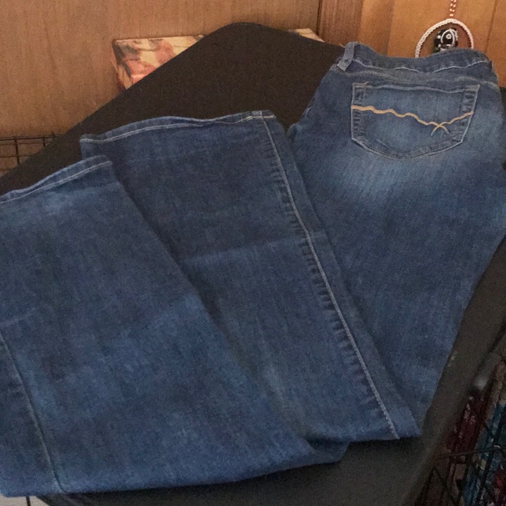 Boot cut jeans